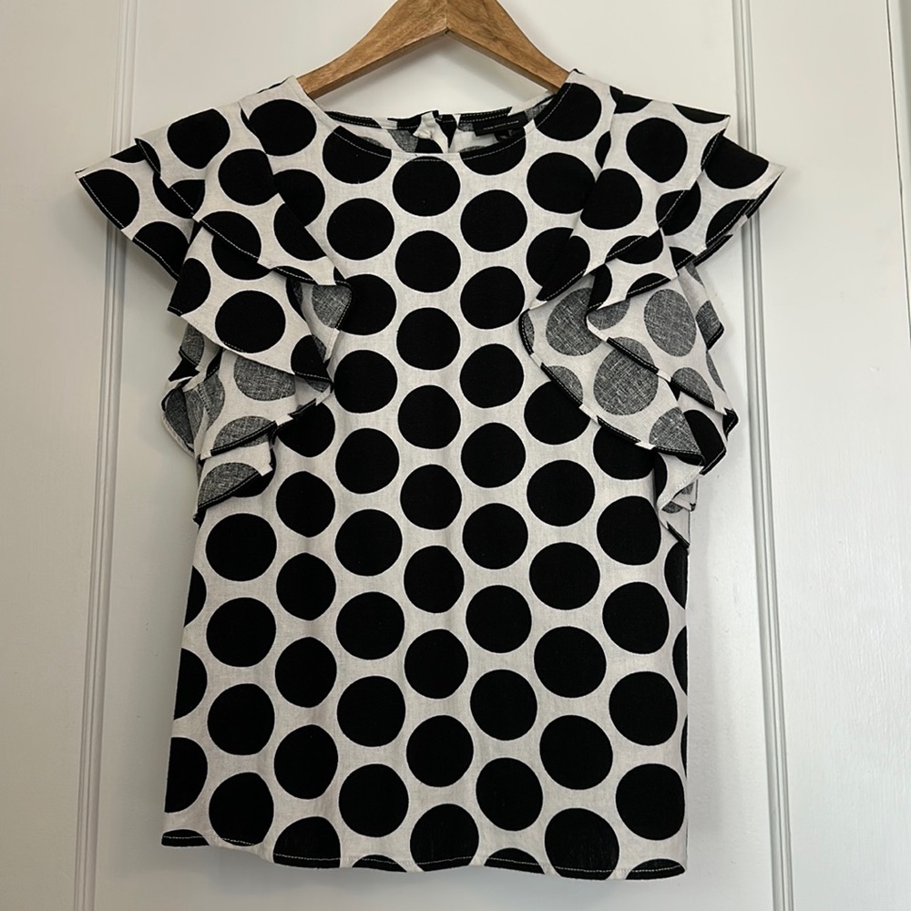 Flutter Sleeve Geometric Blouse